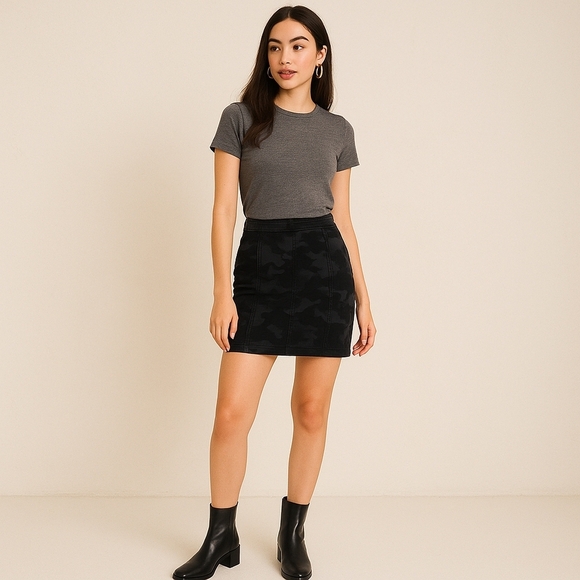 Free People Modern Femme Camo Mini Skirt | Size 10 | EUC | Retail $128 - Picture 1 of 8